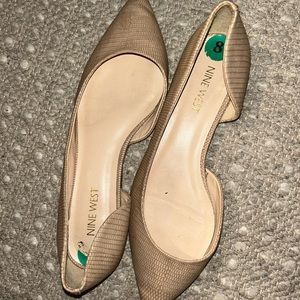 Nine West pointed toe nude crocodile style flats